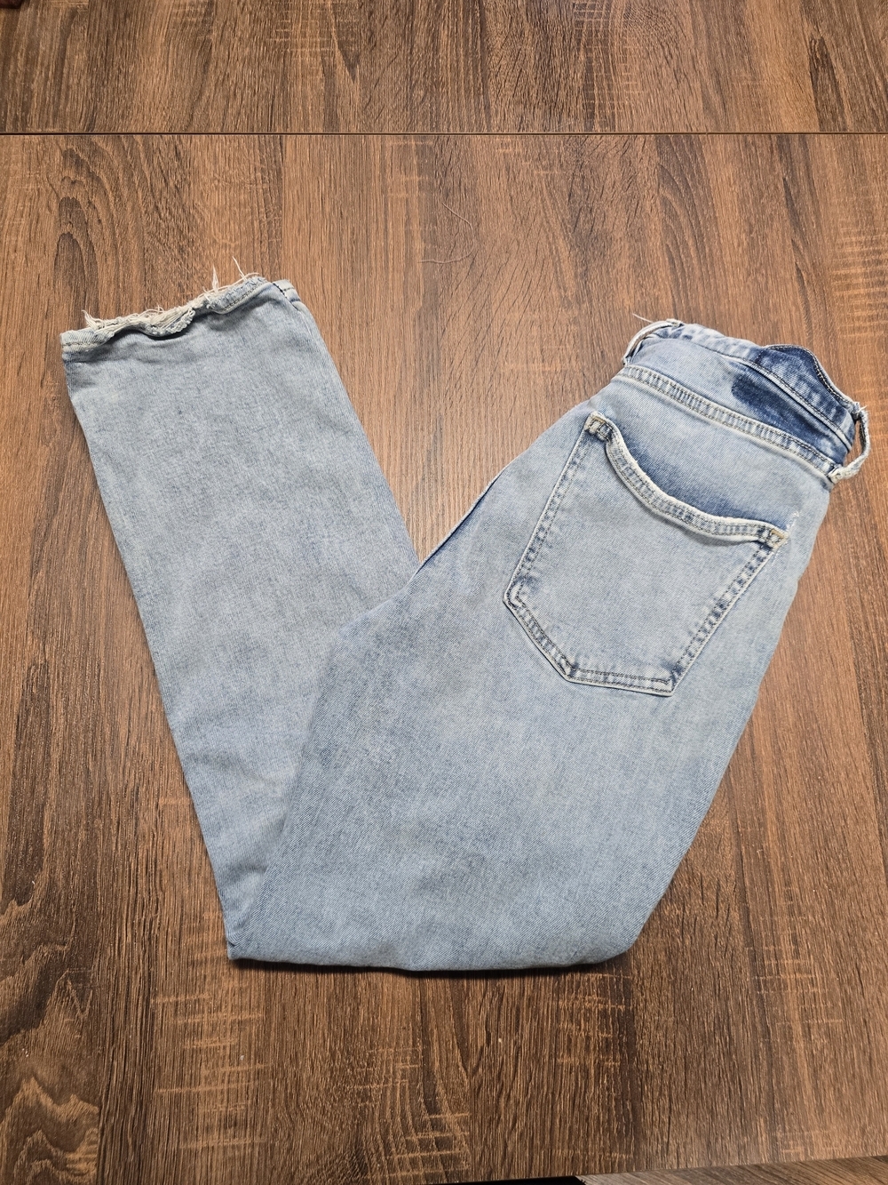GAP Cigarette Jeans Women’s 8 29R Light Wash Distressed Ripped Raw Hem